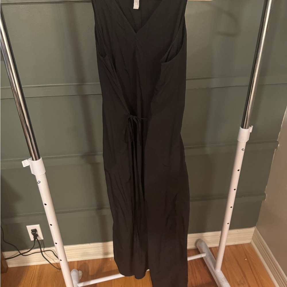 Athleta Black Sleeveless Jumpsuit with Fitted Bodice